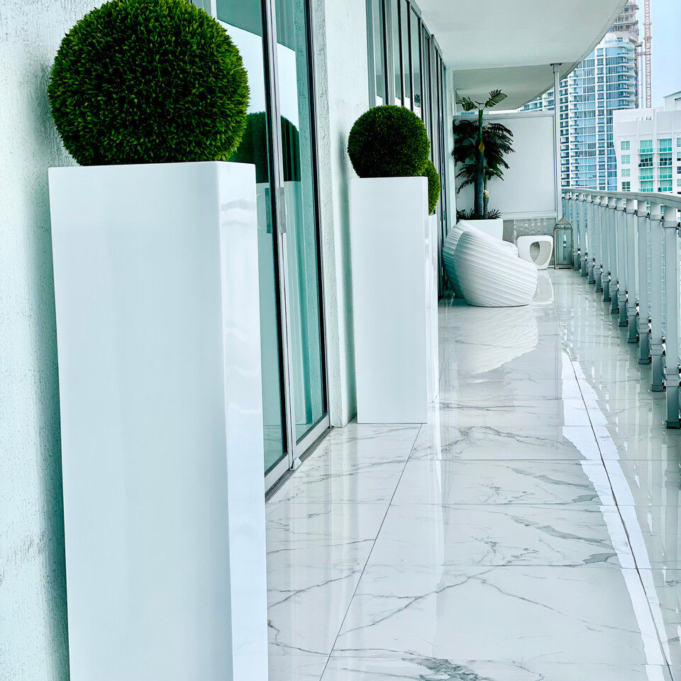 Yong Fibreglass Vase Topiary