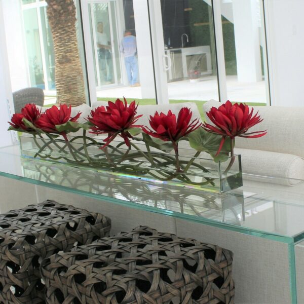 Red Water Lilies – approx. 48 cm in Glass Plate Planter