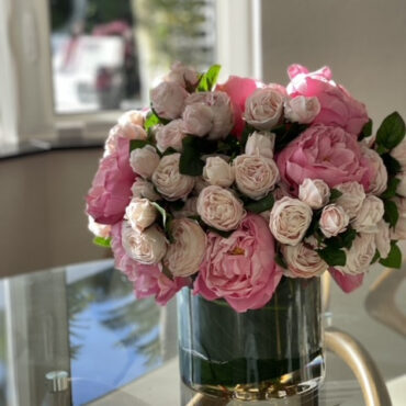 Leaf in Spring Bloom Bouquet · Glass Cylinder
