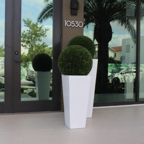 Medium Beau Fibreglass Vase Topiary